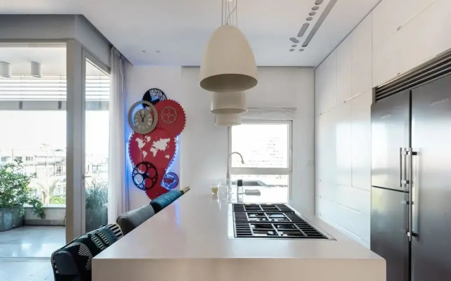 Inspiring Rabin Square Penthouse Museum