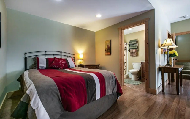 Lorelei Cabins Aster