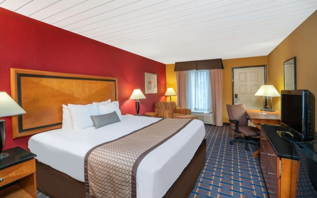 Baymont Inn & Suites Knoxville I-75