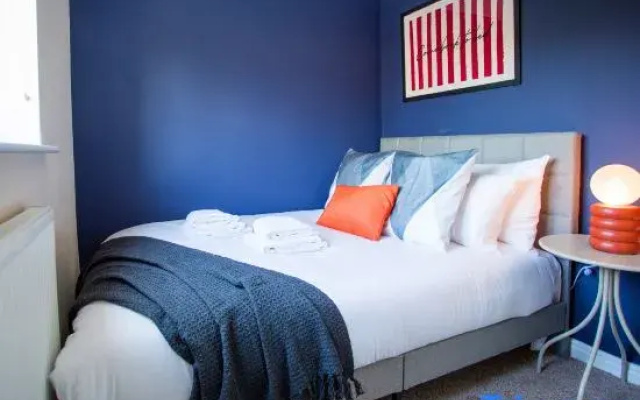 Comfy 3-Bed City Home • Parking • Near Deansgate