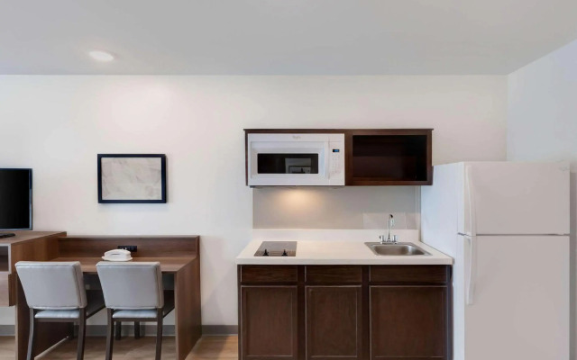 WoodSpring Suites Bakersfield East