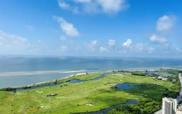 Beihai Yintan Yuehai Holiday Apartment