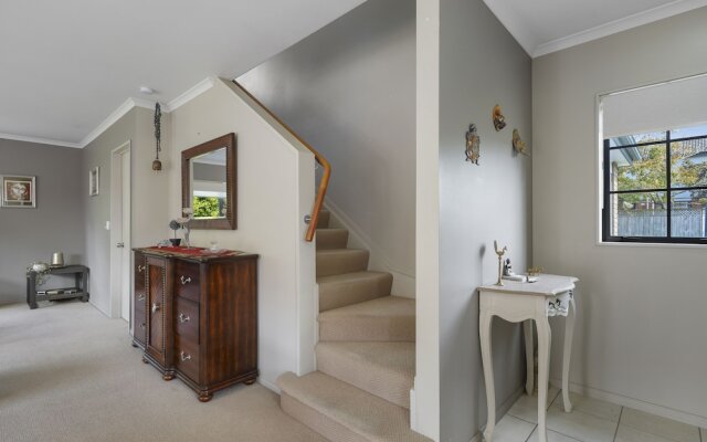 Spacious Family Home -Fully Fenced Yard