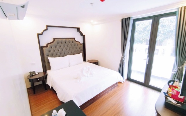 Royal Trau Quy Boutique Hotel – Guest Rooms – Hanoi