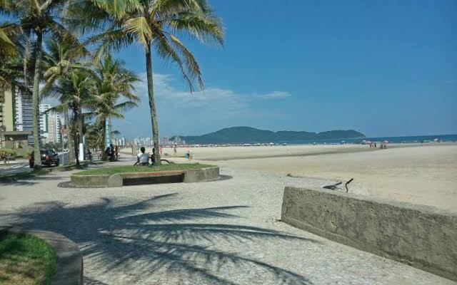 Praia Grande Apartamento Aconchegante pertinho da Praia - 300m