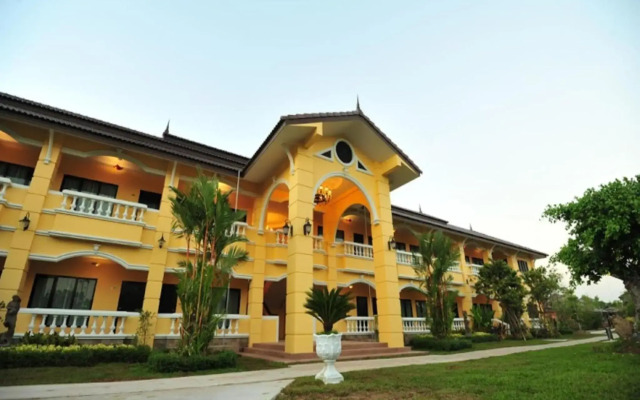 Park & Pool Resort