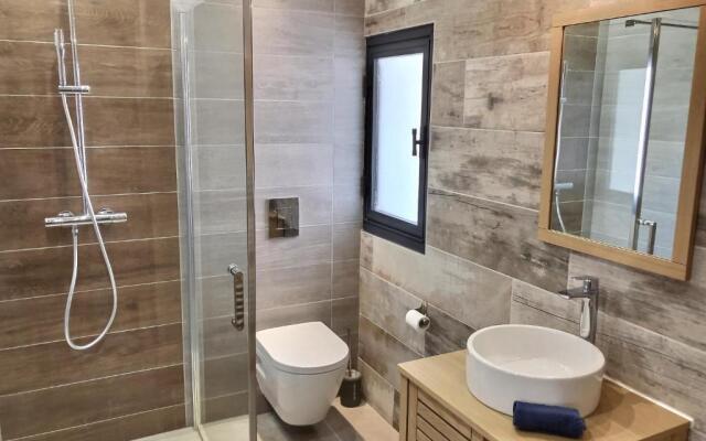 Studio tout confort, terrasse, calme Moustiers #7