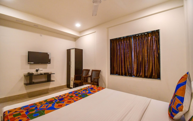 Fabhotel Moubani Residency