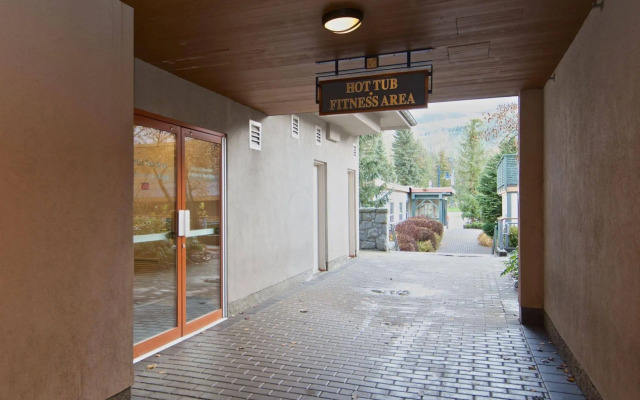 Whistler Blackcomb VR at Town Plaza