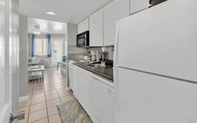 Beachfront Haven 1BR Condo with Balcony