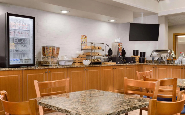 Country Inn & Suites By Radisson, Mishawaka, In