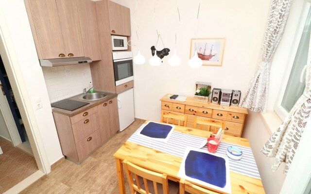 Apartments Trstenica