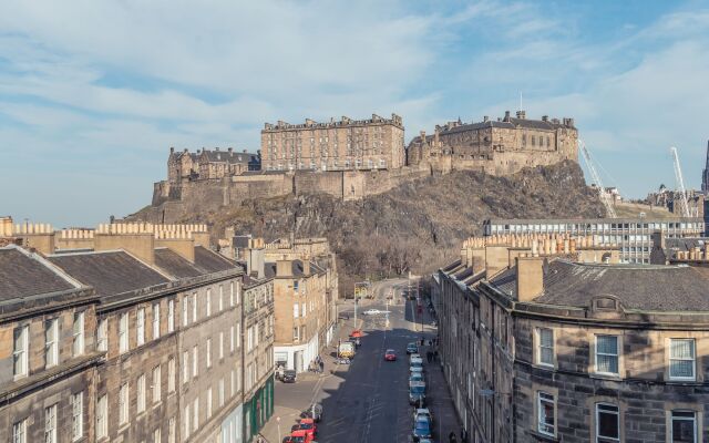 DoubleTree by Hilton Edinburgh City Centre