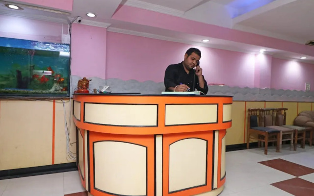 OYO 26906 Hotel Tarang