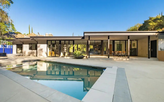 Valea Estate - Secluded Beverly Hills Retreat 1-acre Oasis