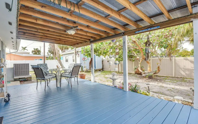 1 Mi to Anna Maria Island: Pet-friendly Retreat