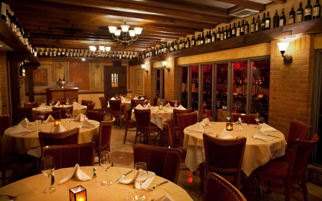 Penn's View Hotel