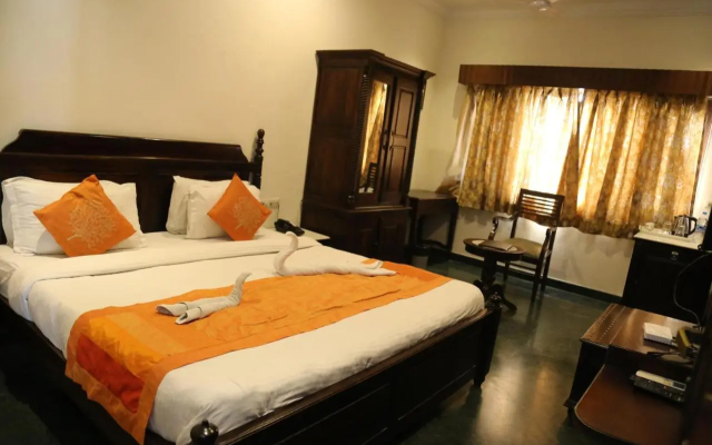 H n M The Boutique Hotel