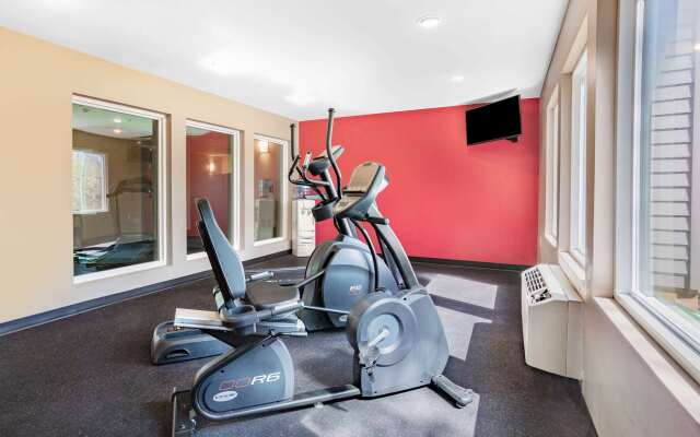 Ramada by Wyndham Hendersonville