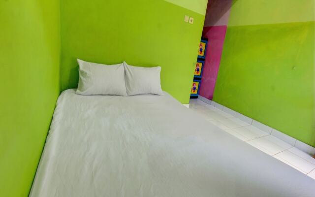 OYO Life 92829 Kos Insan Madani