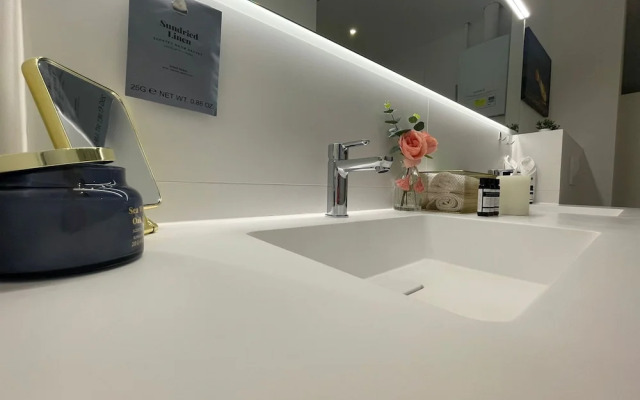 One Lux Stay Near Antwerp Central - 3 Bedroom 1.5 Bathroom