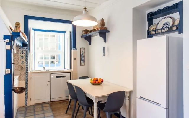 Central Ericeira Apartment With Lift