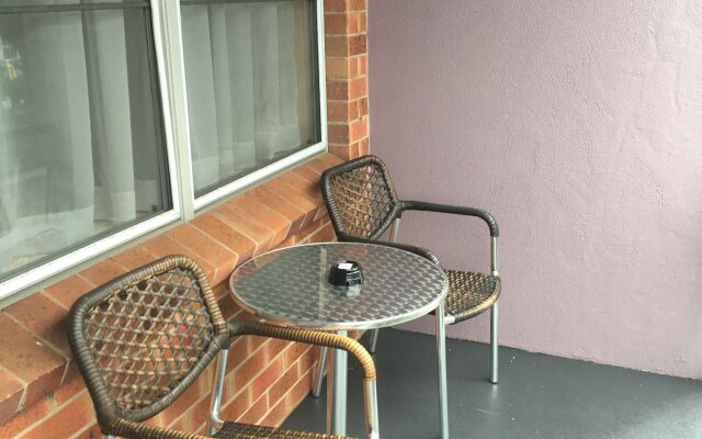 The Palms Motel (Formerly Flinders Motel)