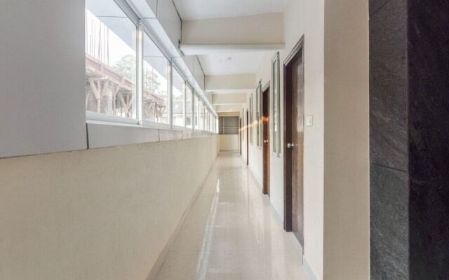 OYO 12347 MV Residency
