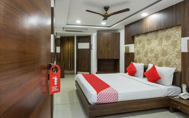 OYO 8977 Hotel Rajnandani Residency
