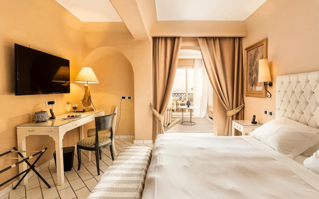 Therasia Resort Sea & Spa - The Leading Hotels of the World