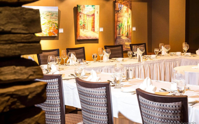 Sawridge Inn & Conference Centre Edmonton South