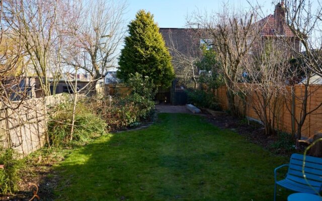 The Barnet Escape - Exquisite 4bdr House With Garden Patio