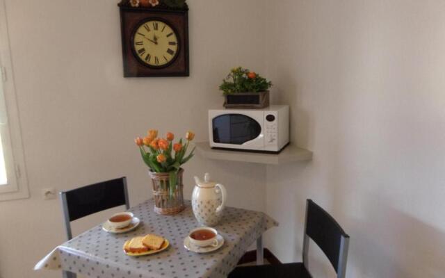 Gîte Cravant-les-Côteaux, 6 pièces, 10 personnes - FR-1-381-395