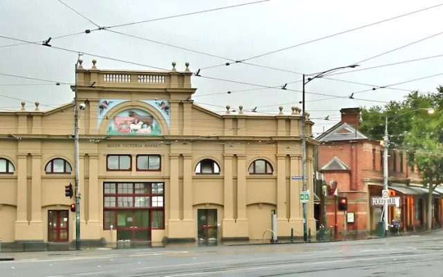 Mega Style Apartments The International