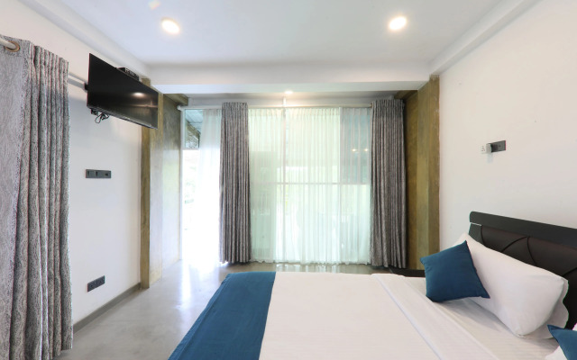 Morning Guest can see Momkeyies and Birds