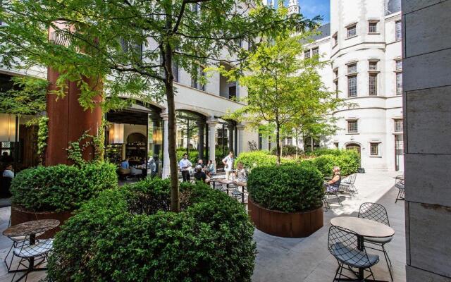 The Fourth - Tafelrond