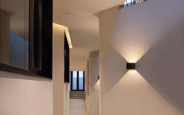 Moya Hotel - Qingdao Laoshan Scenic Area