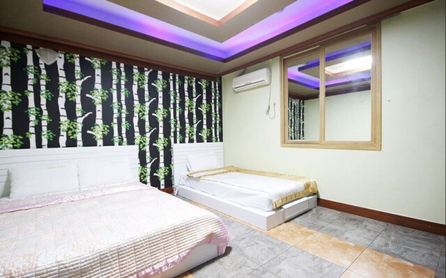 Regent Motel