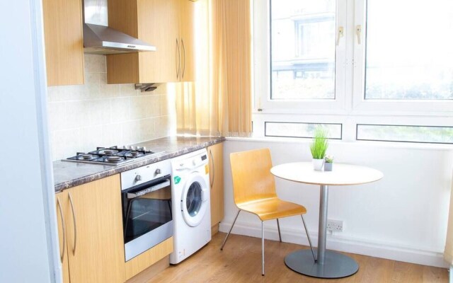Large Shoreditch, Hoxton 3-bed Garden Flat