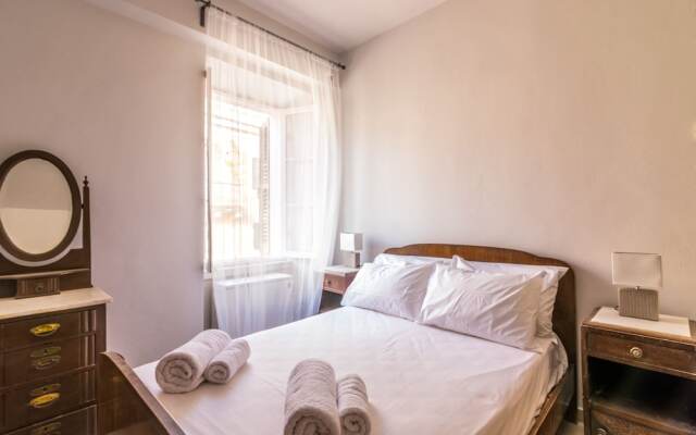 Mitropolis Old Town Apartment