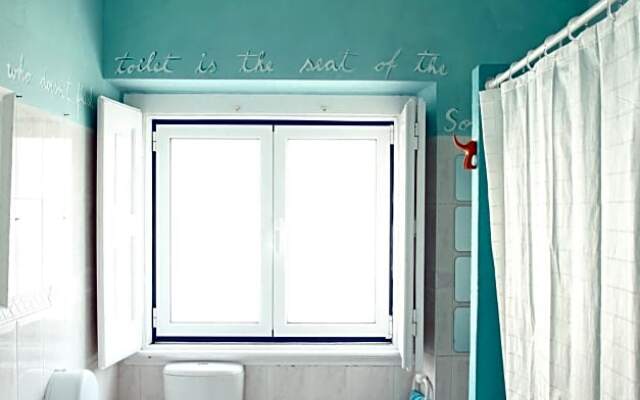 Chill In Ericeira Surf House