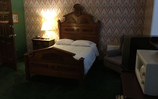 Historic Calumet Inn