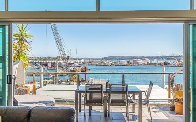 Luxury 3Br, 1.5 Bath Penthouse With Fabulous Views