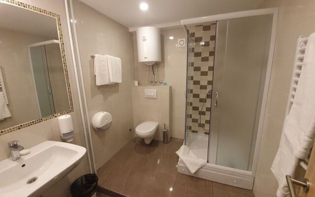 Premium Crown Suites
