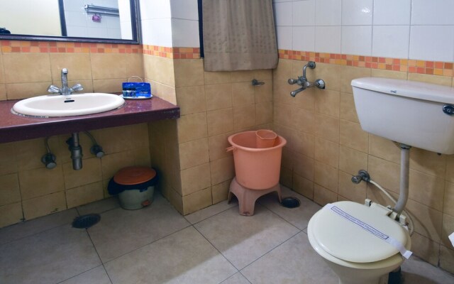 OYO 3412 Hotel Moti Mahal