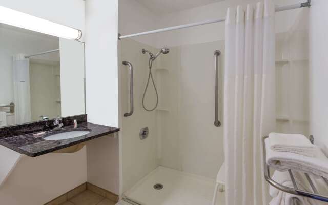 Super 8 by Wyndham Janesville