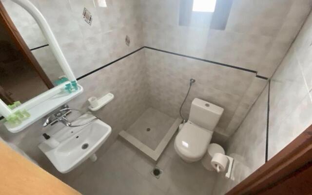 Aloni Rooms