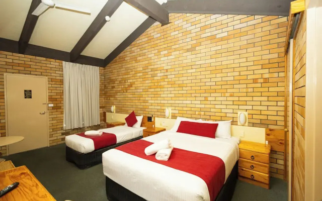 All Travellers Motor inn
