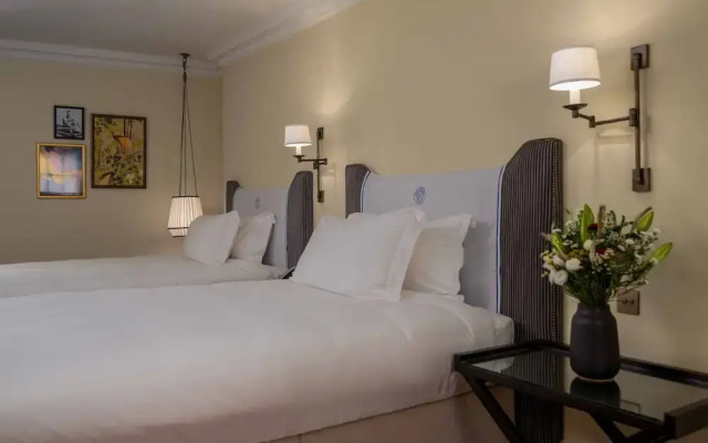 The Red Lion Hotel