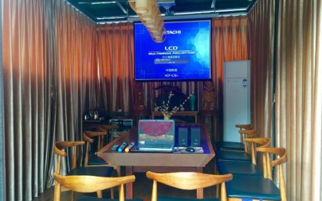 Yaqiu Courtyard Featured Hostel